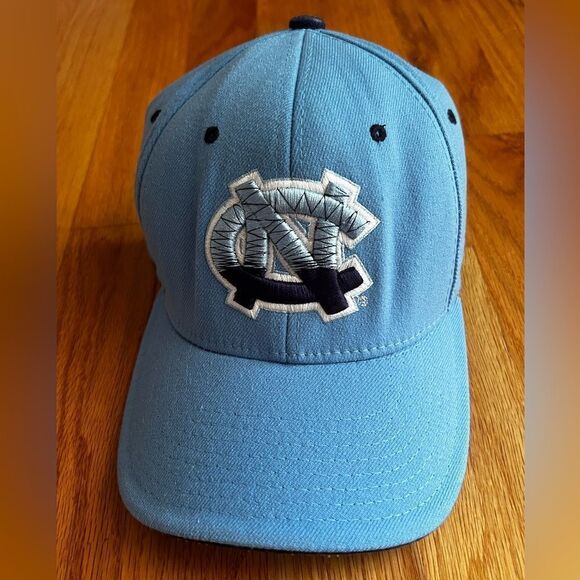 UNC Hat Size M/L in Like New Condition - Picture 1 of 5